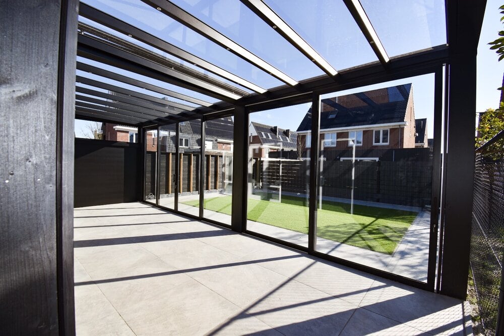 Traumterrasse mit Wintergarten